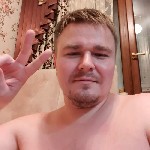 Твой - послушный лизунчик по вызову)💋
Вылижу девушке,  в любом возрасте!😋
Люблю вылизывать смазку из писечки💋
Приезжаю - по звонку!🌟
Нравится когда девушка садится на лицо)) Умело пользуюсь точкой ...