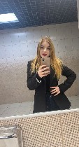 Представь,  как я стою у окна в одной тонкой рубашке,  которая едва прикрывает бёдра.  Лёгкий ветерок касается кожи,  а я думаю о сильных руках,  которые могли бы меня обнять сзади.  Хочется шептать п ...
