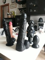 Я мужчина мне 58 ищу постоянного партнера по играм со страпоном и игрушками в попку.  Новички не пишите.  Только те кто в Теме.  Не комерция ...