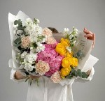 Ищете идеальный подарок,  который покорит сердце и оставит неизгладимое впечатление? Пионовидные розы – это выбор,  который говорит сам за себя.  Их пышные бутоны,  напоминающие нежные пионы,  источаю ...