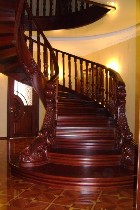 Изготовление лестниц любой сложности ,  с элементами резьбы ,  с элементами ковки ,  винтовые ,  радиусные ,  Отделка бетонных и металических оснований лестничных маршей .  Изготовление мебели ,  инте ...