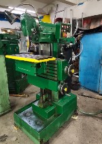 FN32 универсальный фрезерный станок
FN-32 универсальный фрезерный станок,  пр – во TOS Чех,  угловой стол 300/700 мм.  
инструментальный,  станок в отличном тех.  состоянии,  комплектен,  подключен  ...