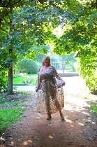 Теща,  соседка,  тетушка,  еб.  .  вая училка)Пошалим?Яркая блондинка с бюстом 7!35 лет.  Покажу
все свои прелести.  Есть игрушки.  Ваимная мастурбация.  Вирт в Ватсапп,  вайбер,  телеграмм 1200 рубл ...