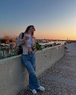 Ищу парня или мужчину,  с кем можно классно провести время,  по симпатии,  интересует одноразовые или встречи на постоянную основу)
тг @anaa_staysha ...