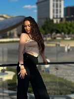 Люблю классно проводить время и умею поднять не только настроение.  
Обожаю секс,  особенно минет (могу делать его часами).  
Мои движения будут медленными,  дразнящими,  мои пальцы найдут твои самы ...