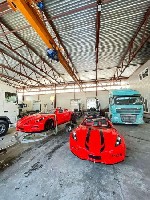 Гоночный болид на воде - Это реальность.  Представляем вашему вниманию моторную лодку JetCar Феррари похожую полностью на машину,  но на воде.  

Лодки Jet Car от GT MONSTER - это свобода,  скорость ...