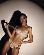 Желаете почувствовать настоящую страсть? Мои нежные губы и искусные прикосновения помогут вам забыть обо всем.  Приезжайте,  и я подарю вам минуты незабываемого блаженства.  Возьмите телефон и звоните ...