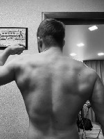 Парень, ищу девушку объявление но. 3715332: Спортивный,  ненасытный и молодой.  Ищу худенькую и раскрепощенную.