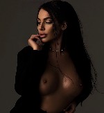Мои нежные губы и горячие руки разбудят в тебе настоящее пламя 🔥 Обожаю чувствовать,  как ты твердеешь от одного моего взгляда.  Готова на всё — от нежности до жёсткой страсти 😈 Всегда за эксперименты ...
