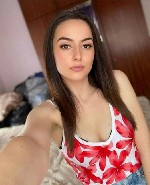 Опасно притягательная.  
Я не сахар и не мед — я специя,  которая обжигает язык и заставляет просить добавки.  Мои слова — вызов,  мои прикосновения — зависимость.  Проверим твою силу воли?
ПИШИ В Т ...