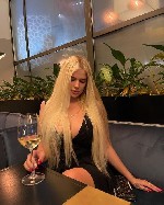 Интим-девушки, индивидуалки объявление но. 3546928: Мои губы приближаются к твоим,  но я останавливаюсь на секунду,  чтобы ощутить твоё дыхание.