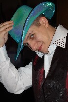 Разное объявление но. 1046645:  Опытный ведущий с ди-джеем сделают Ваш праздник незабываемым!